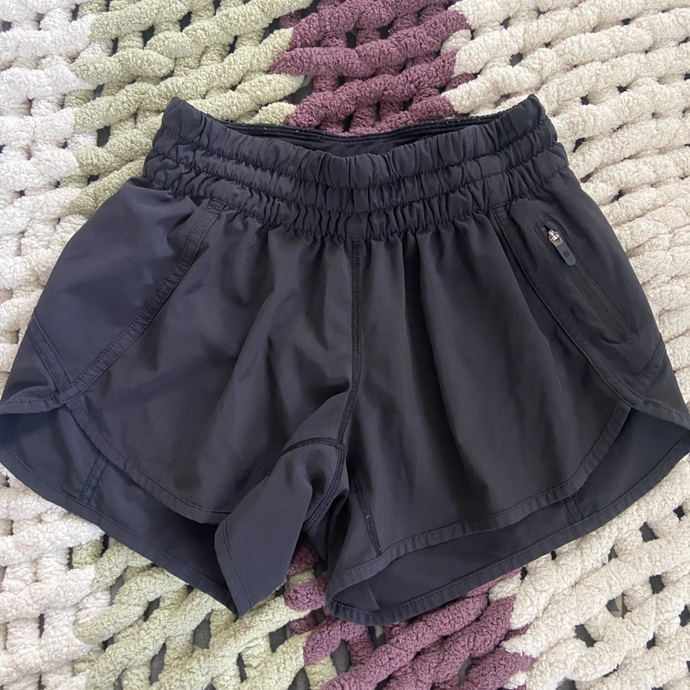 lululemon tracker shorts